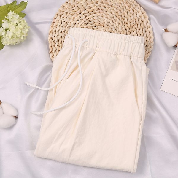 Lady’s slouchy pleated paper pants - Image 4