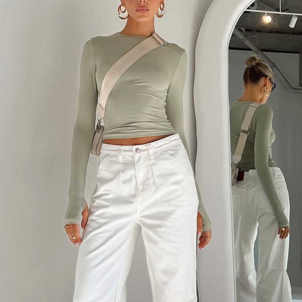Lady’s slim solid color crew neck base shirt - Image 2