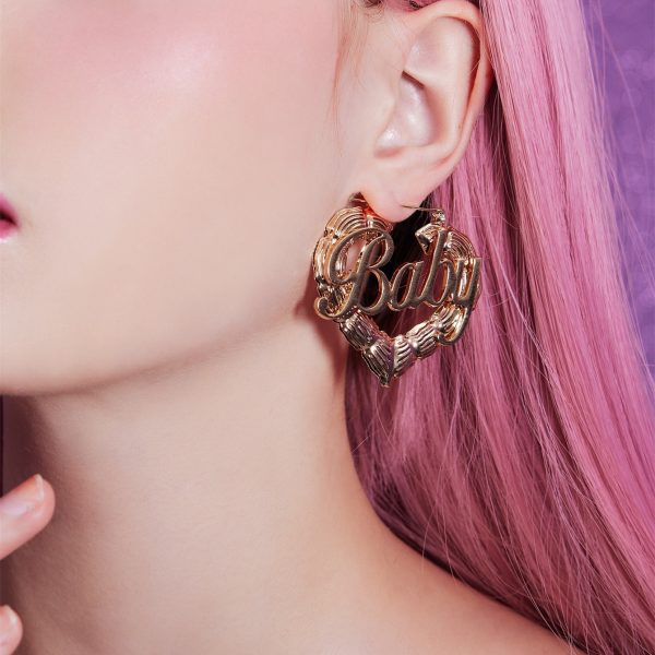 Retro heart-shaped hollow letter earrings - Image 2