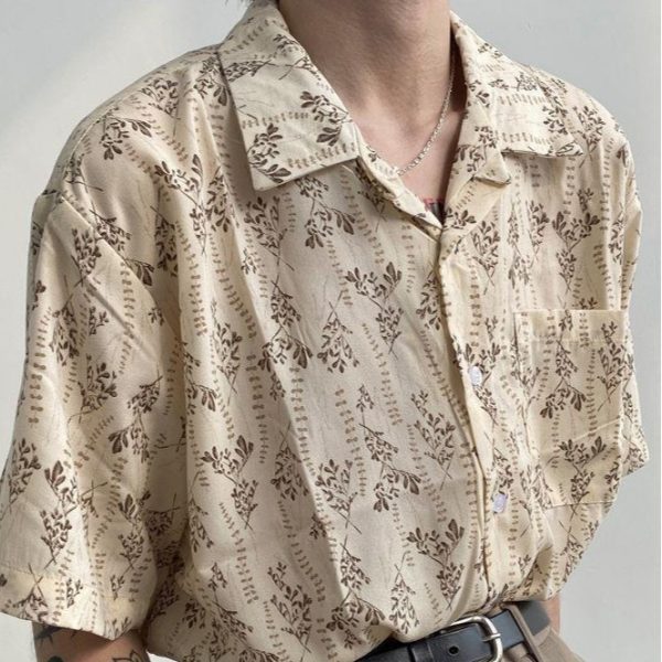 Vintage short sleeved floral shirt with design sense