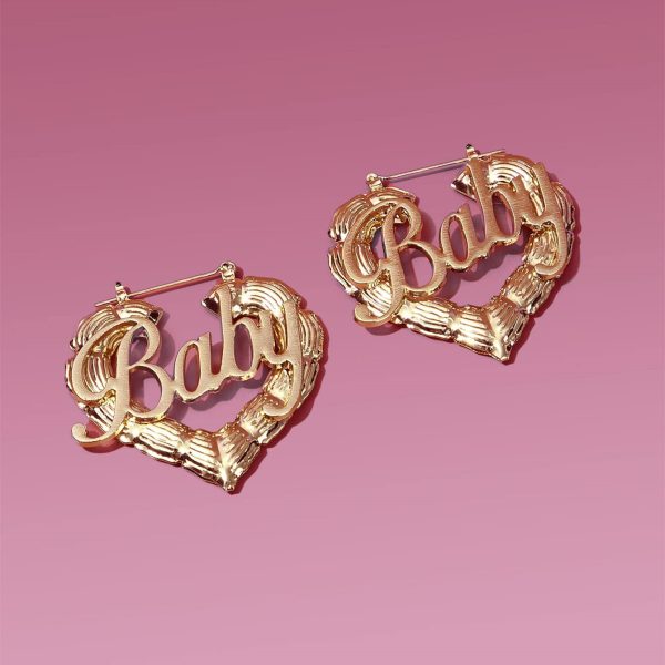 Retro heart-shaped hollow letter earrings - Image 3