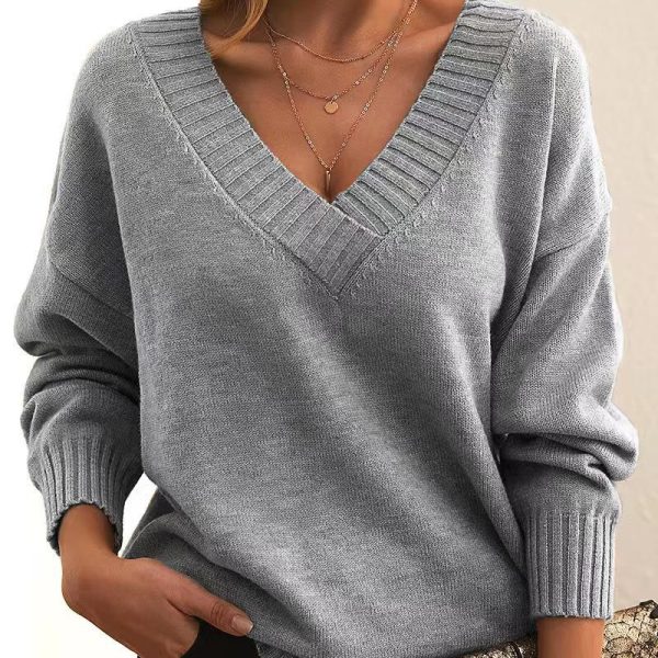 Loose V-neck knitted sweater - Image 3