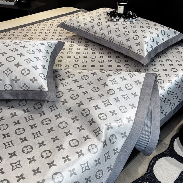 High end cooling mat with ice silk mat 1.8m bed [180 * 200cm cooling mat+pillowcase * 2] - Image 3