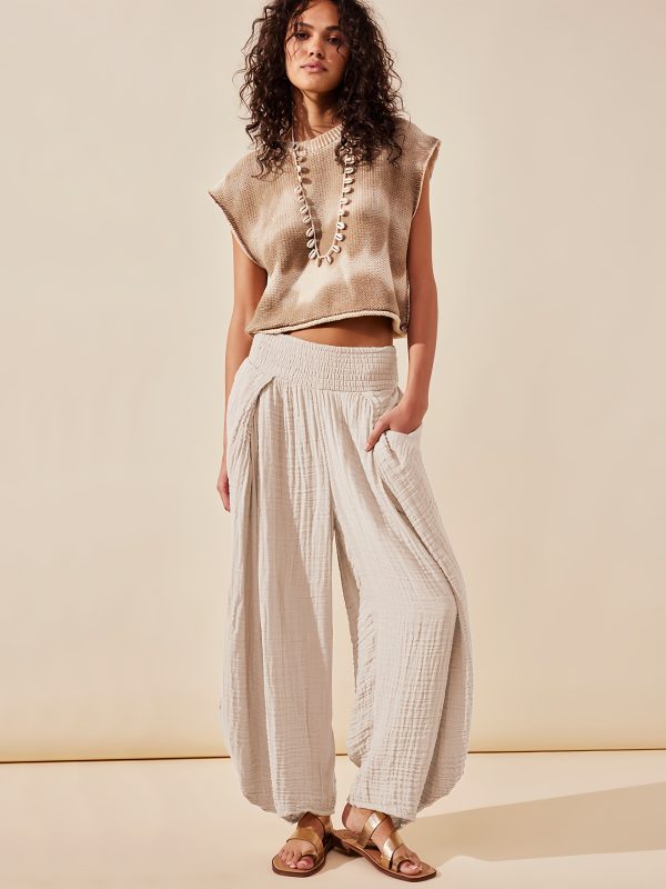 Hanging wrinkled fabric wide leg pants