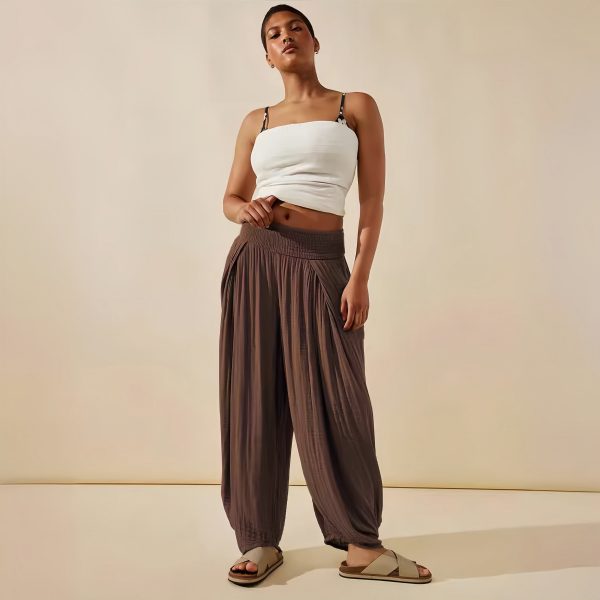 Hanging wrinkled fabric wide leg pants - Image 5